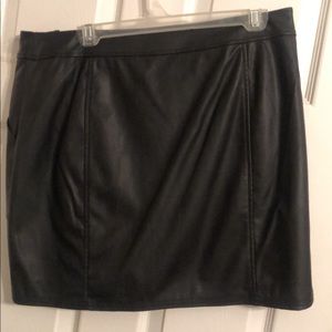 Express Leather Skirt with Zipper